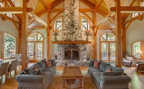 Snowgrass Lodge - River, Mountain Views & Hot Tub